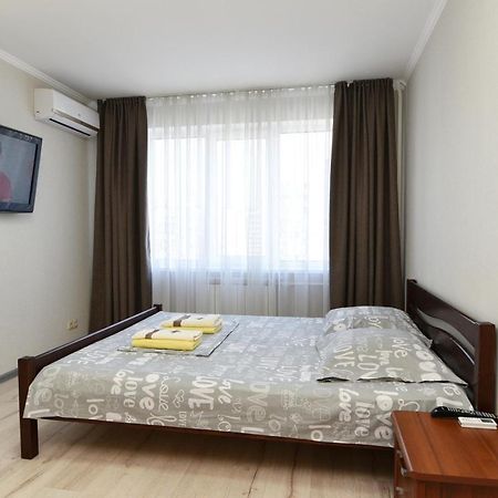 Apartament On Vasylia Lypkivskoho 24 เคียฟ ภายนอก รูปภาพ