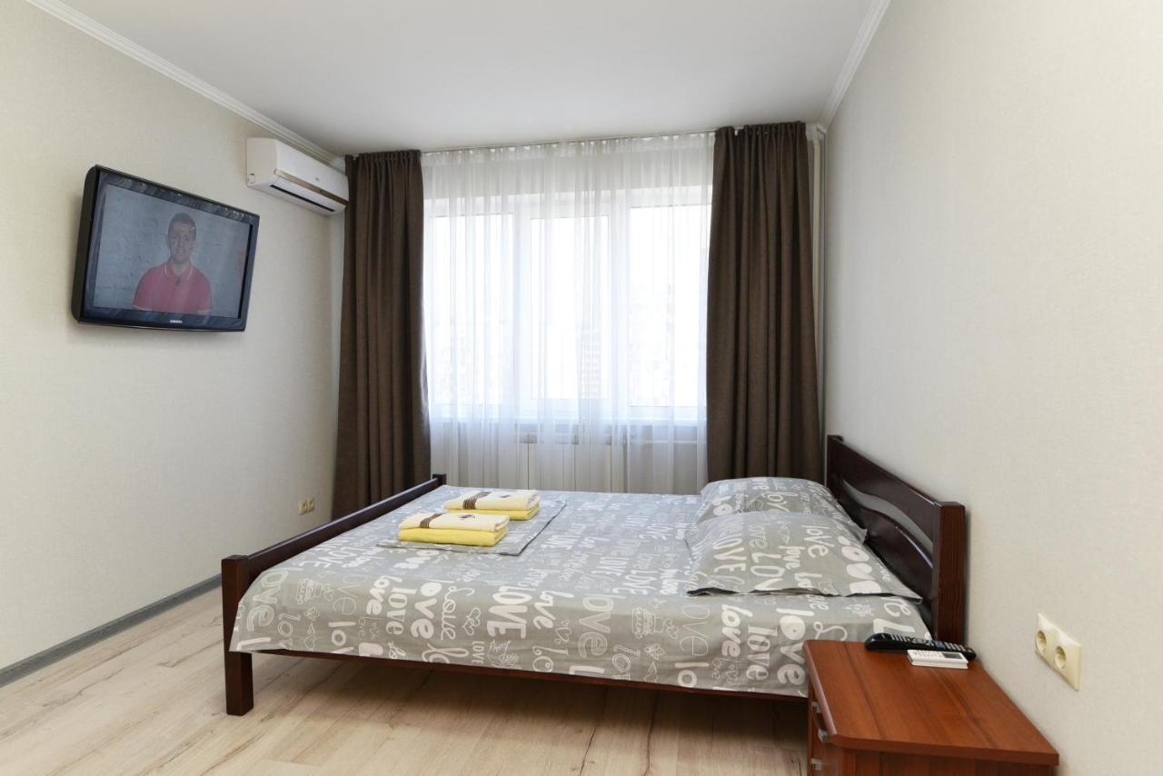 Apartament On Vasylia Lypkivskoho 24 เคียฟ ภายนอก รูปภาพ