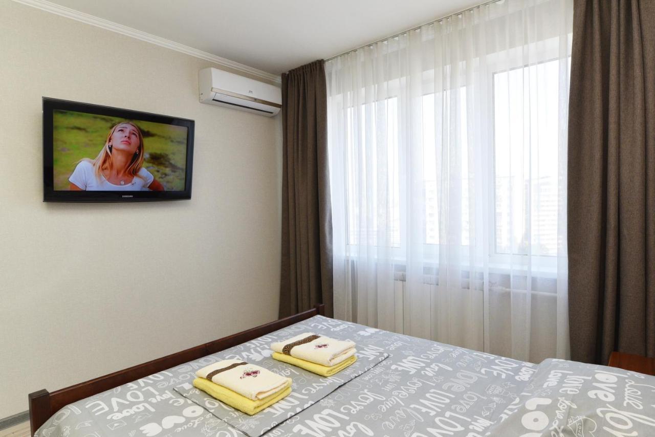 Apartament On Vasylia Lypkivskoho 24 เคียฟ ภายนอก รูปภาพ