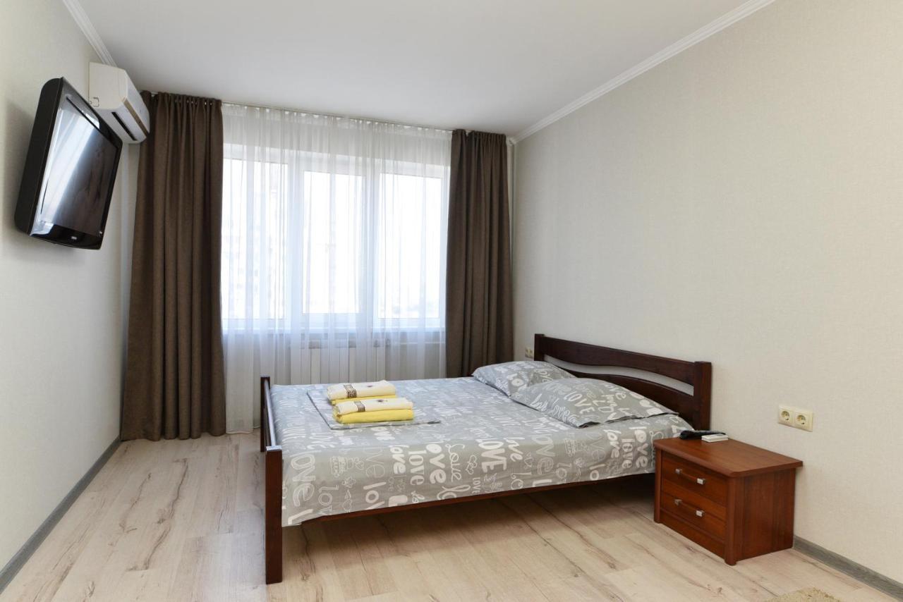 Apartament On Vasylia Lypkivskoho 24 เคียฟ ภายนอก รูปภาพ